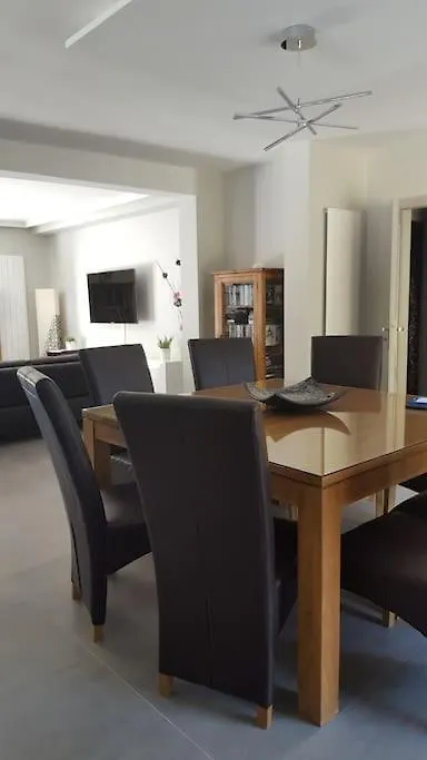 Villa Grande Piscine 5000M² 5 Chambres, Paisible Nature Peynier France