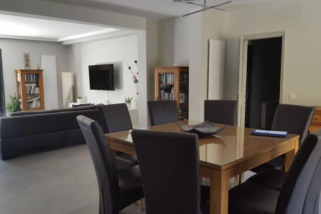 Villa Grande Piscine 5000M² 5 Chambres, Paisible Nature Peynier France